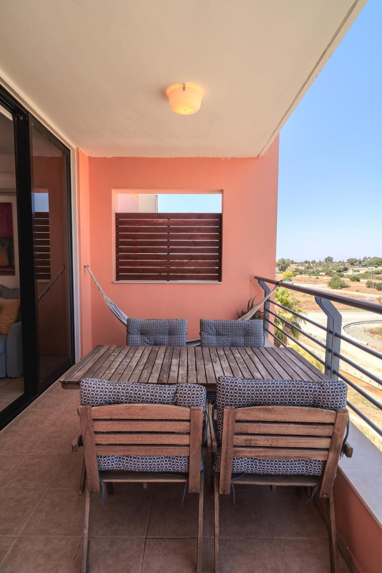 Isabella One Bedroom Larnaca Exterior photo